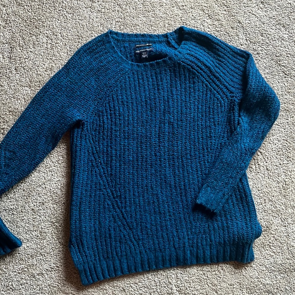 American eagle super soft crew neck sweater